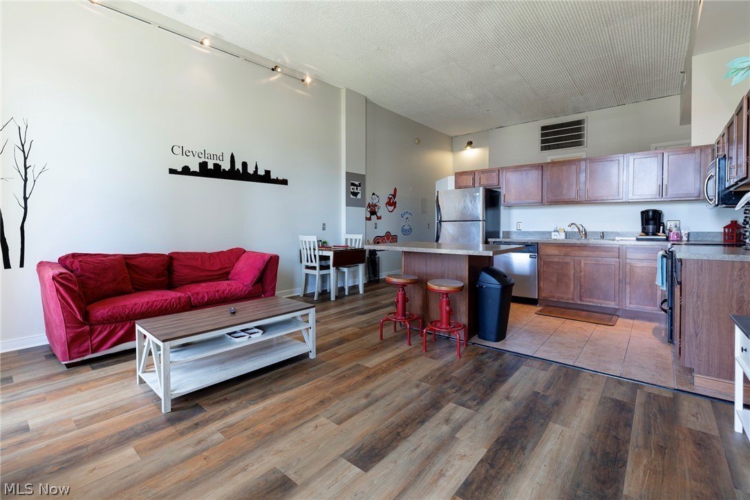 408 W St Clair Ave #607 – photo 5