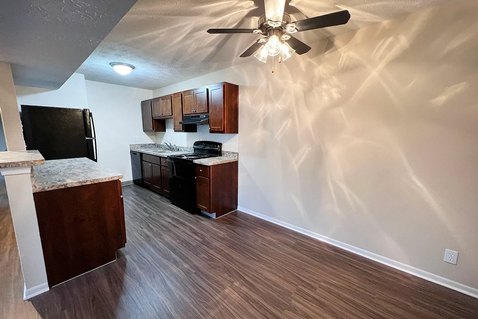 Forest Creek Apartments – photo 1