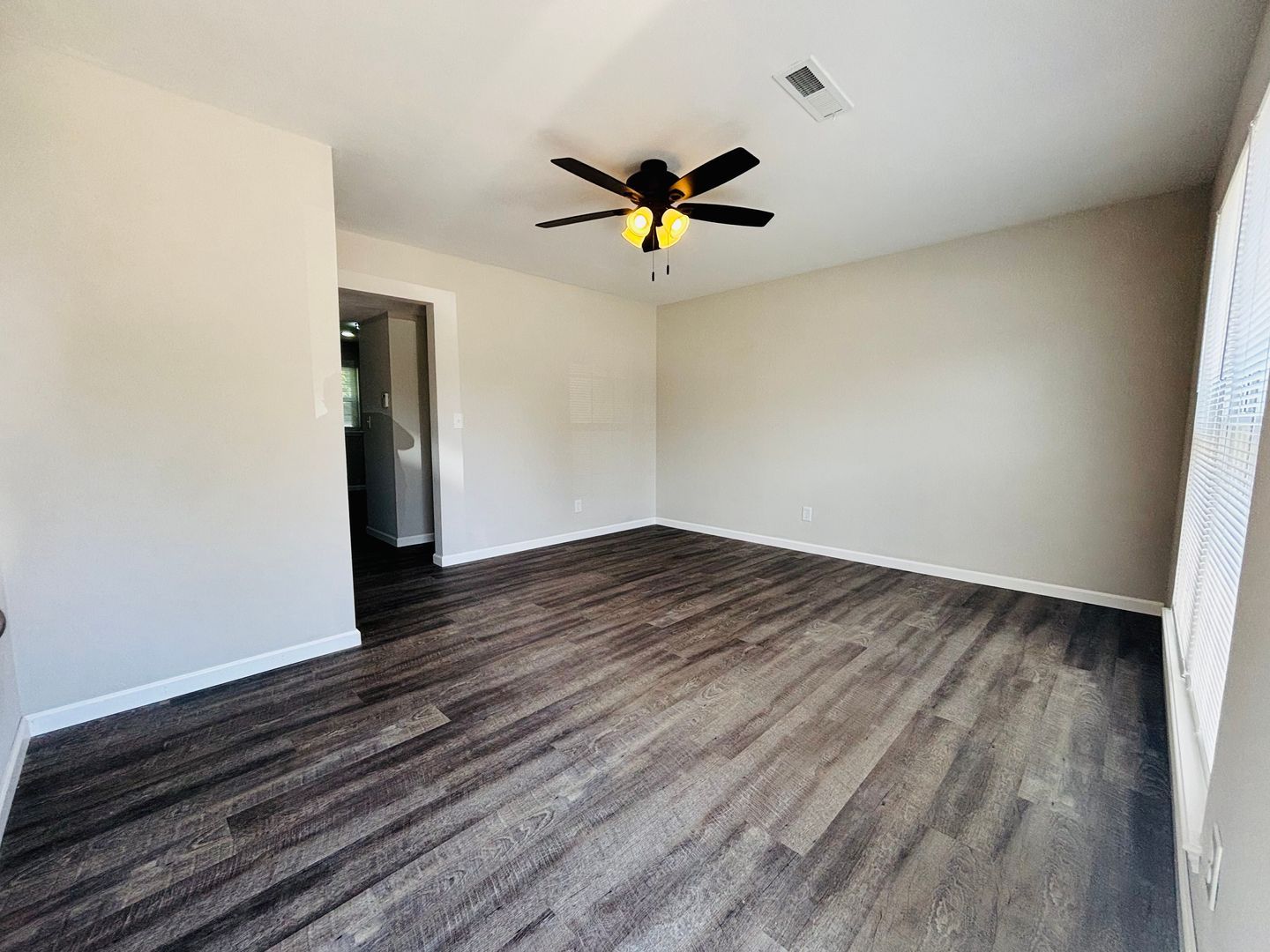 101 N Oak St unit Oak-11 RM – photo 3