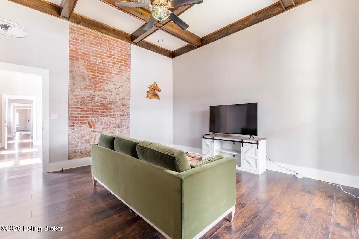 1046 Charles St – photo 5