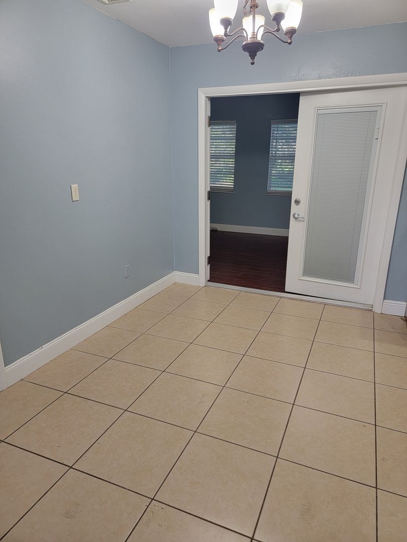 3738 S Apopka Ave – photo 4