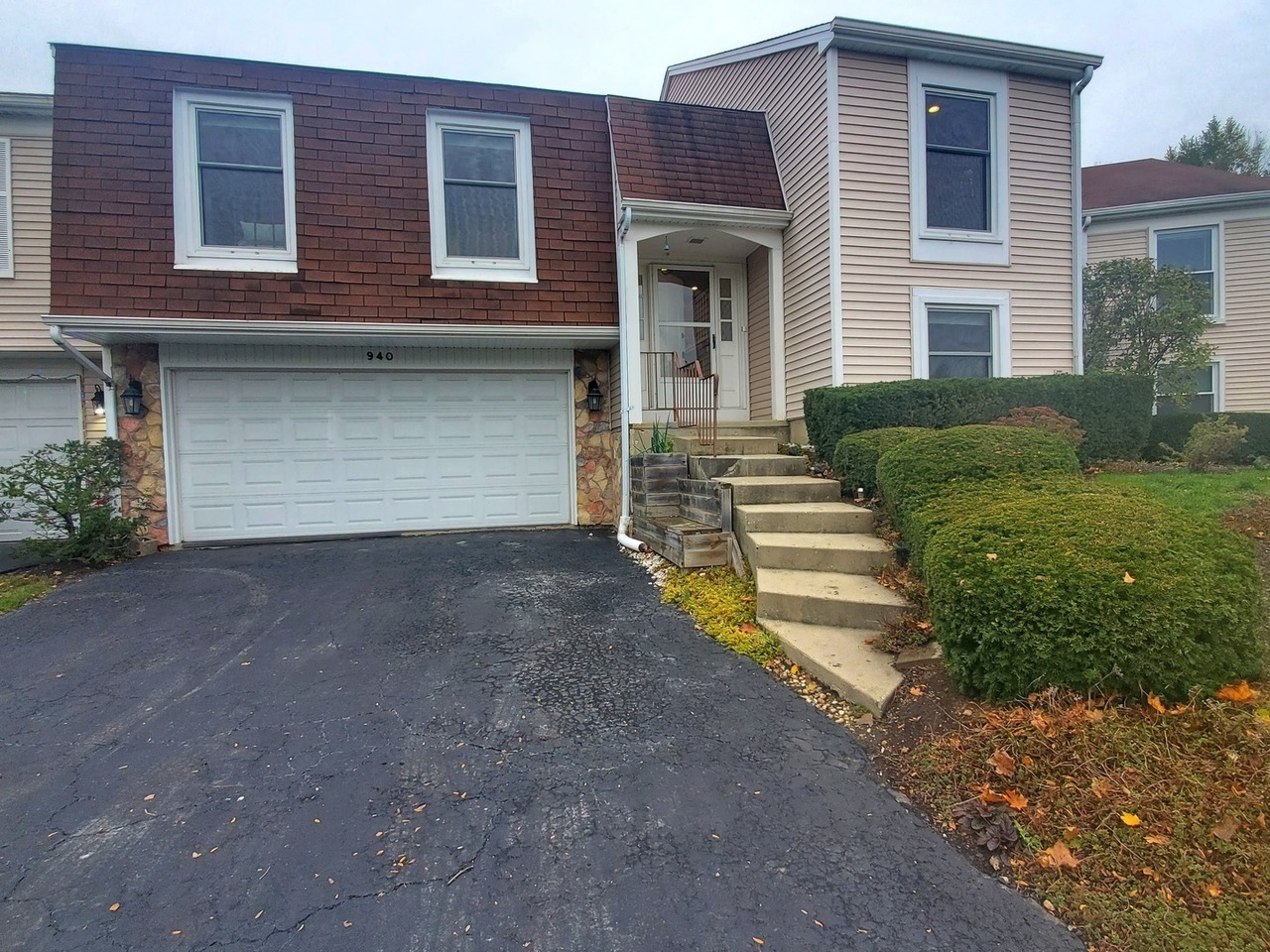 940 Burgess Cir – photo 1
