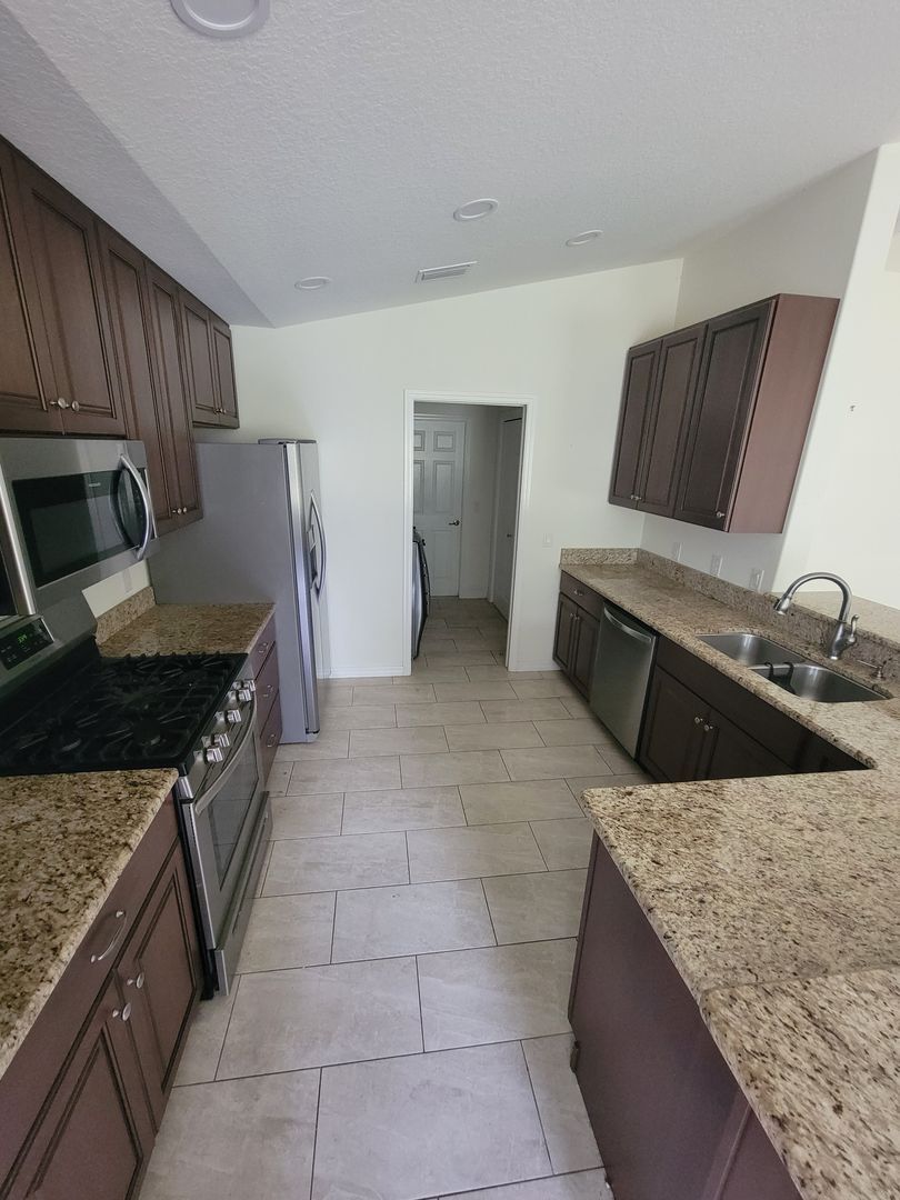 321 W Climbing Ivy Ct – photo 5