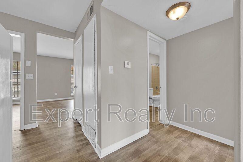 3225 Avenue S unit C – photo 5