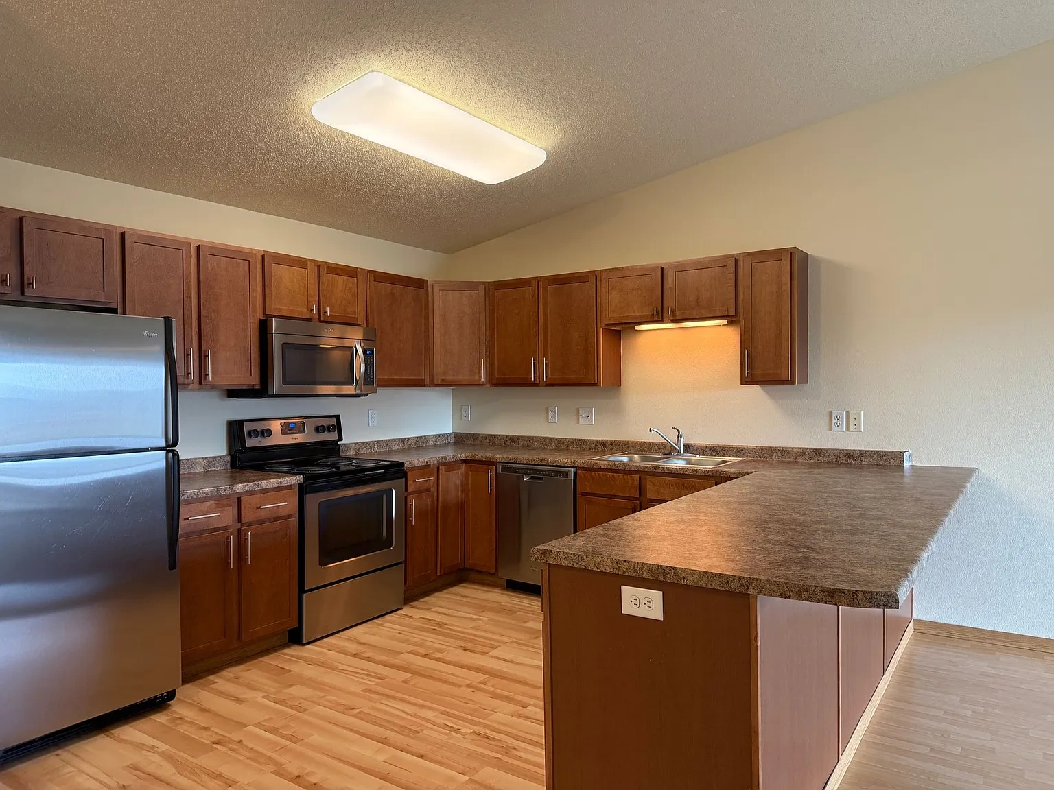 The Edge of Osgood Apartments – photo 4
