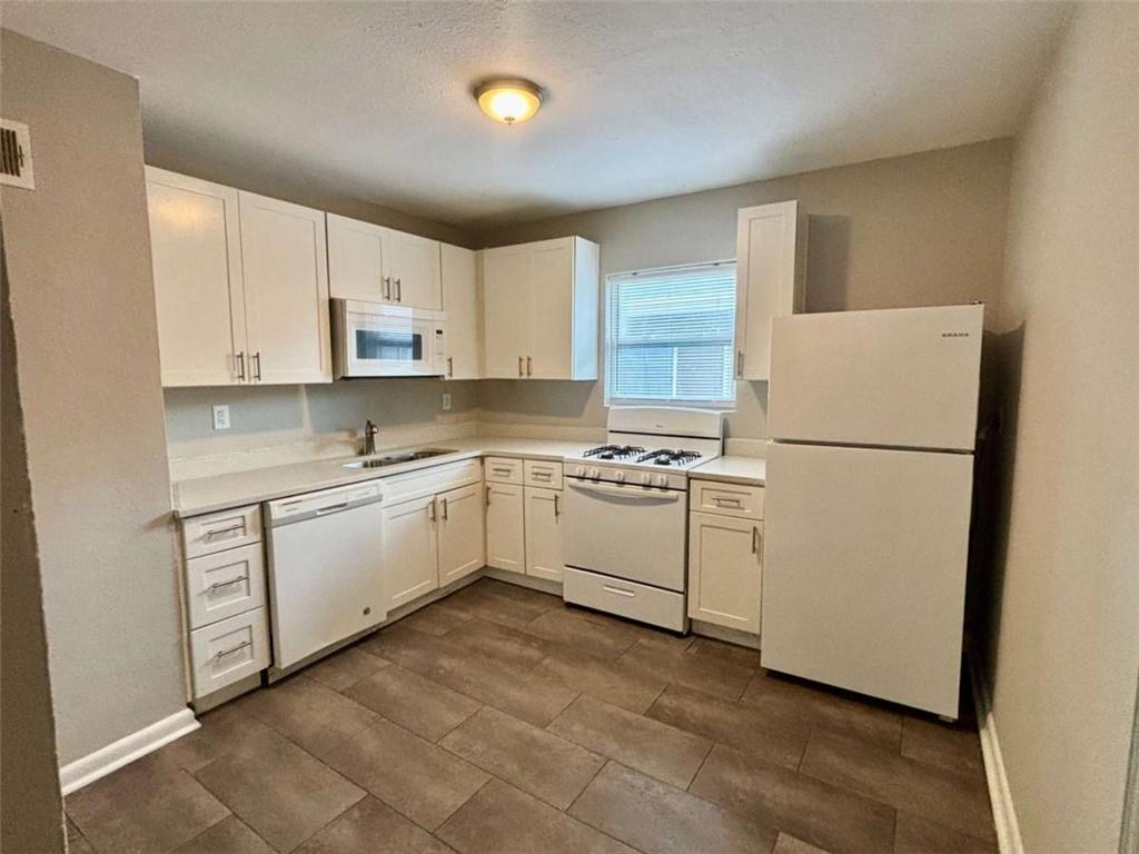 1048 Washington St SW unit 2 – photo 5