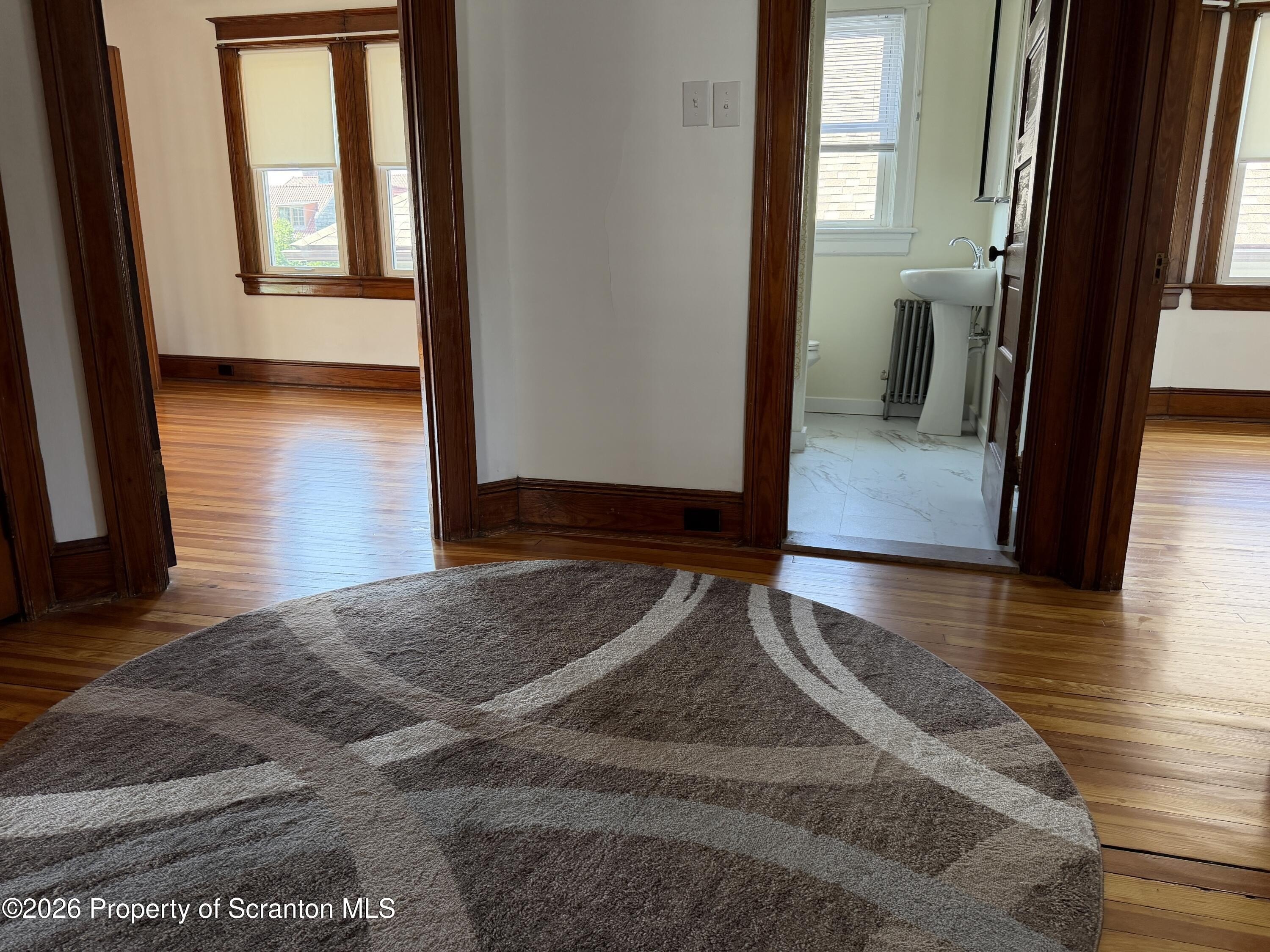 715 Hemlock St – photo 4