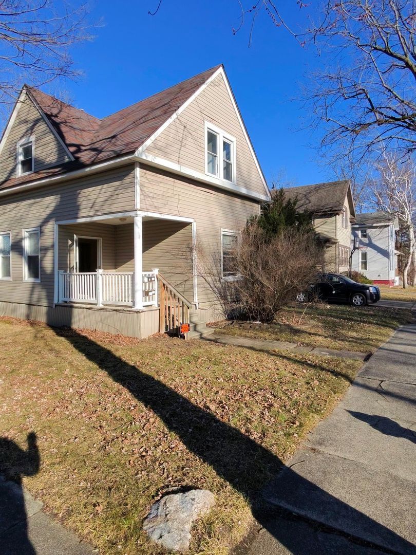 1420 Adams St – photo 4