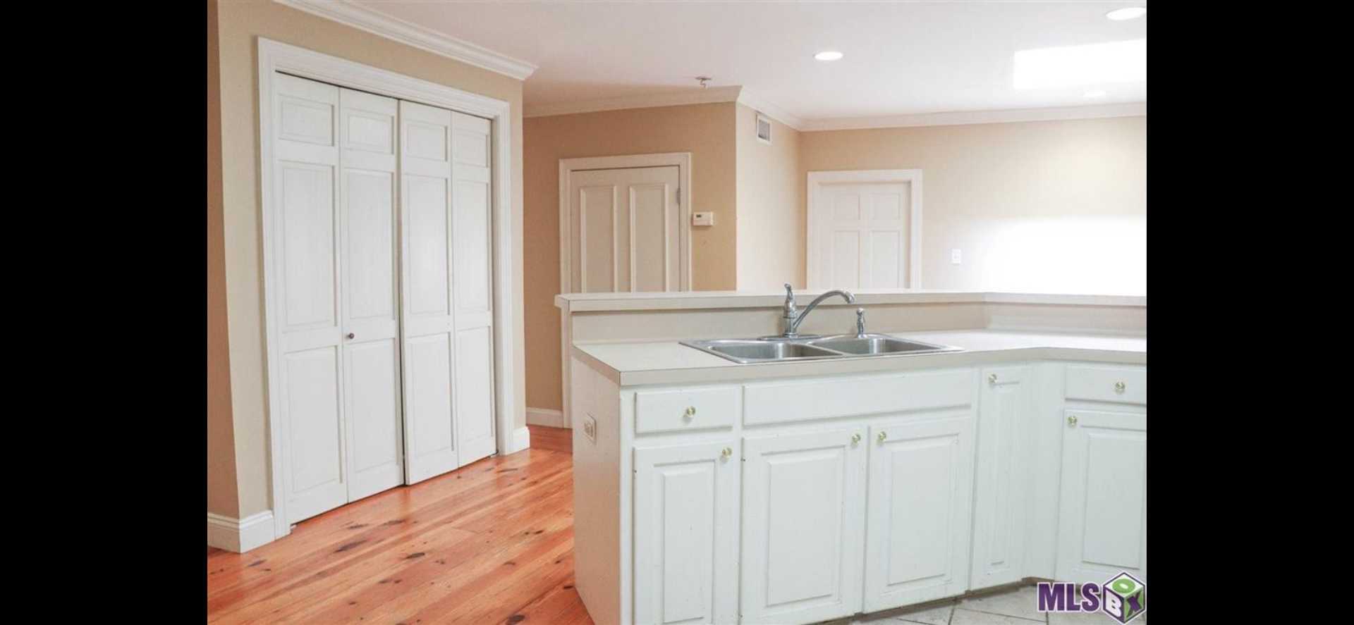 136 3rd St – photo 4