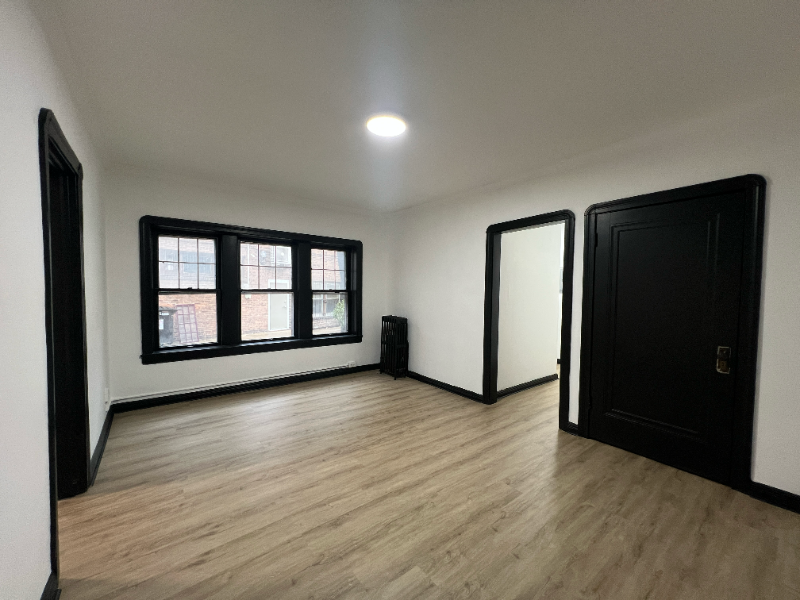 1411 Roycroft Ave – photo 4