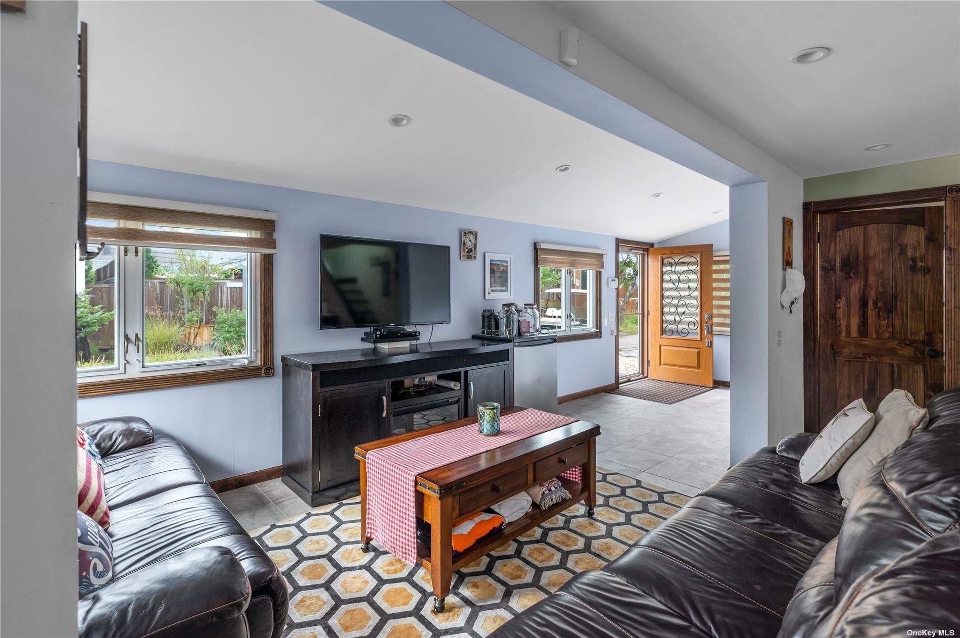 289 Cottage Walk – photo 2