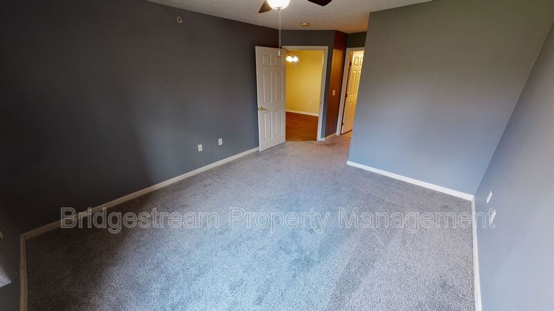 3049 Westminster Dr unit 102 – photo 5