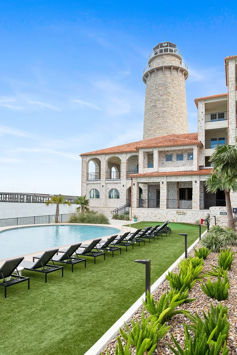 Lighthouse Pointe – photo 2