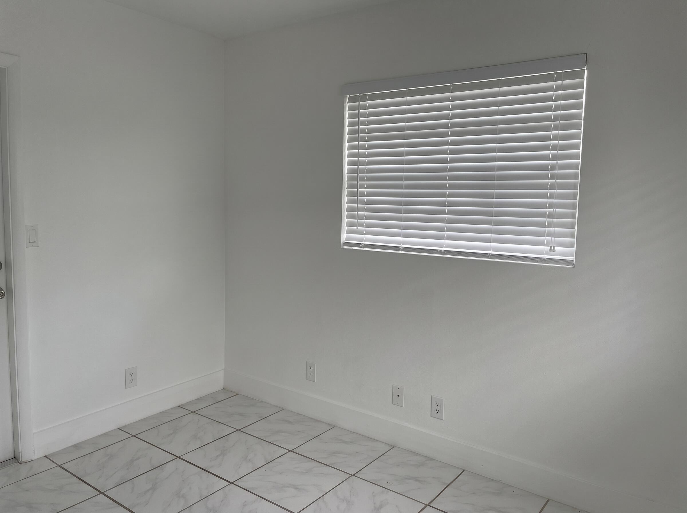 141 NW 4th Ave #3 – photo 2