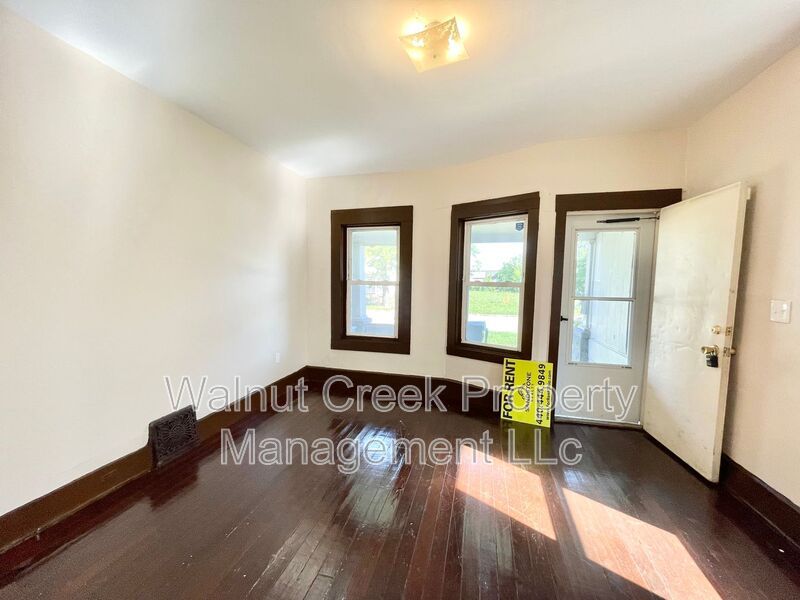 1818 E 29th St unit 1816 1818 – photo 4