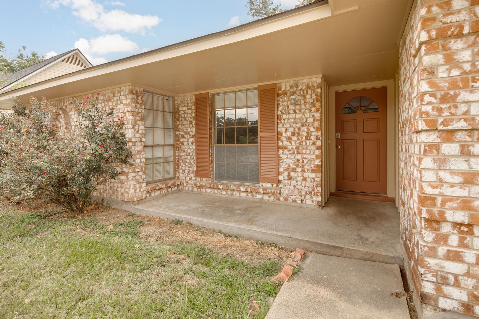 1201 Francis Dr – photo 3