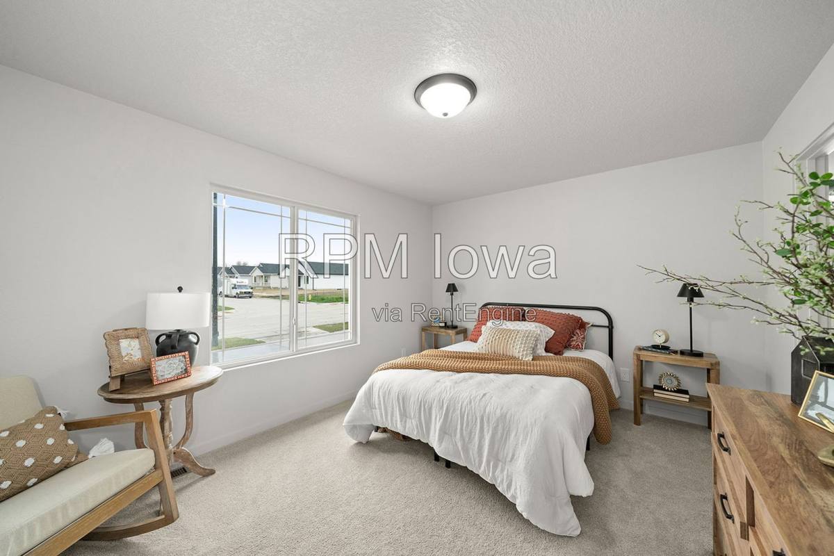 325 Freedom Wy – photo 2