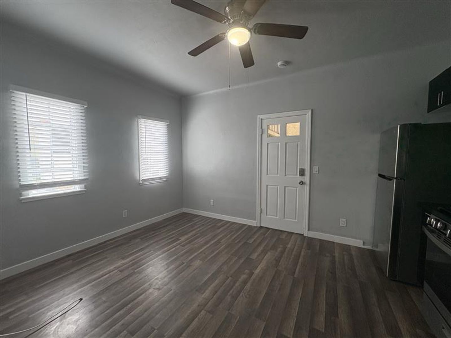 1000 Redondo Ave unit Unit 7 – photo 1
