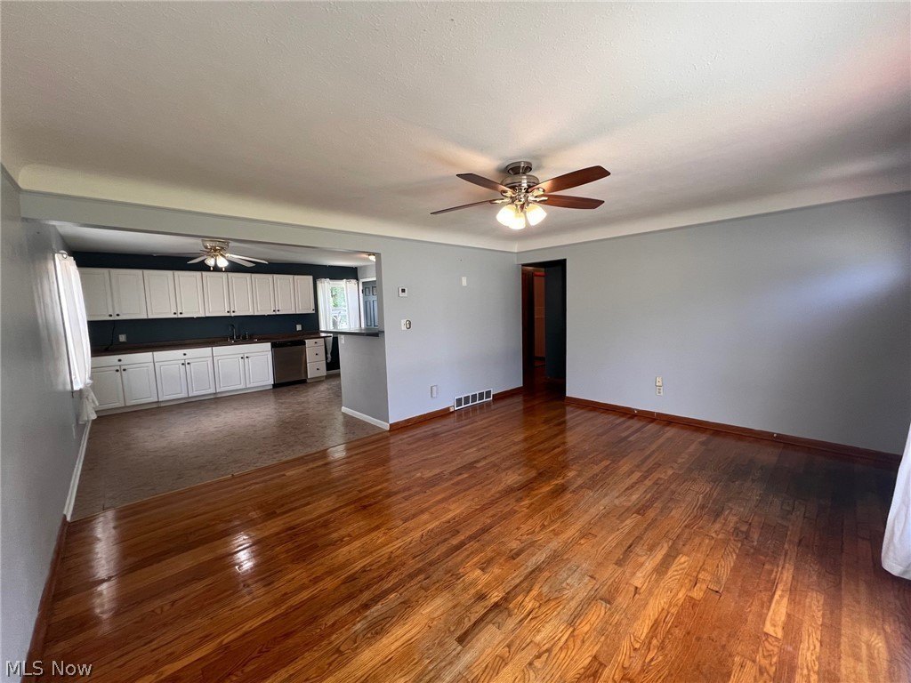 9326 Ackley Rd – photo 4