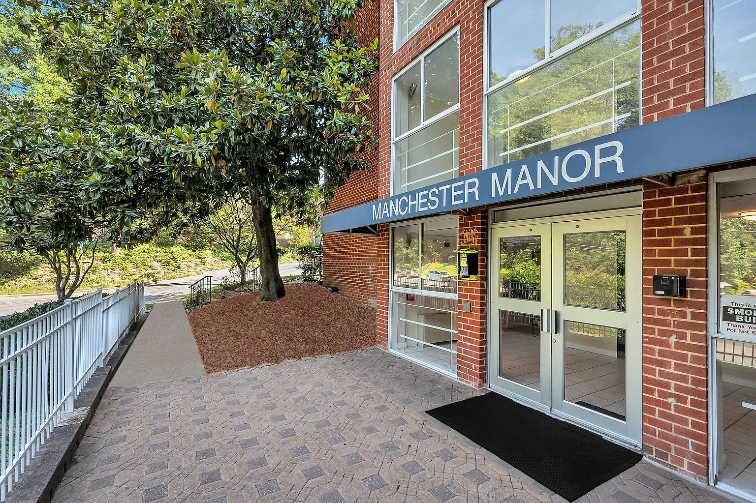 Manchester Manor – photo 2