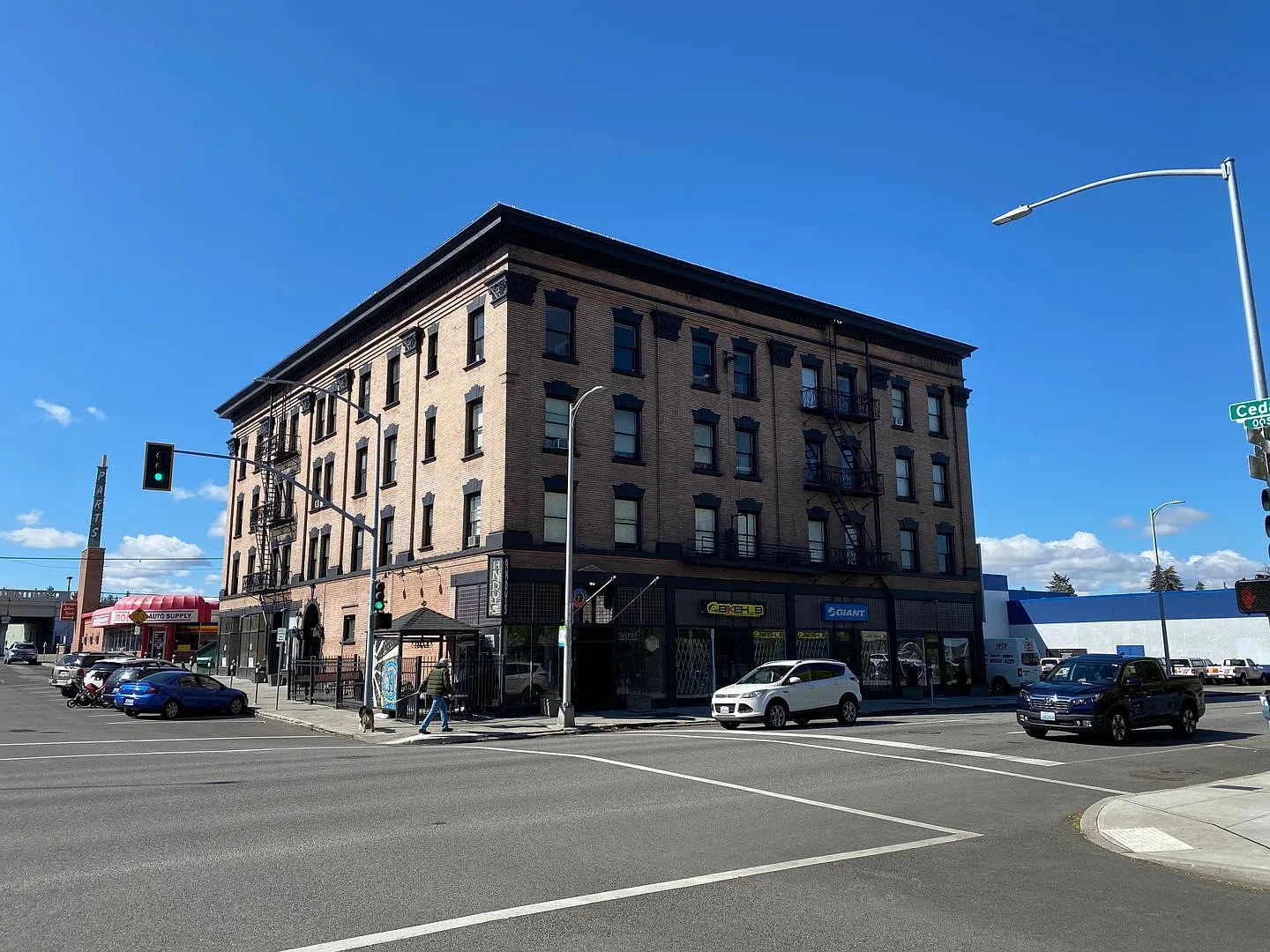 106 S Cedar St – photo 2
