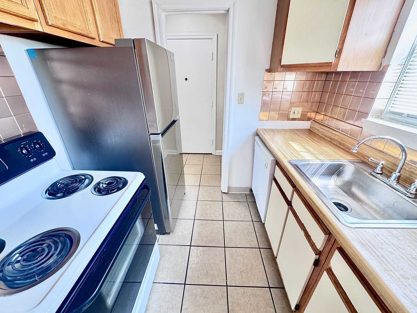 15725 Van Aken Blvd unit M-108 – photo 5