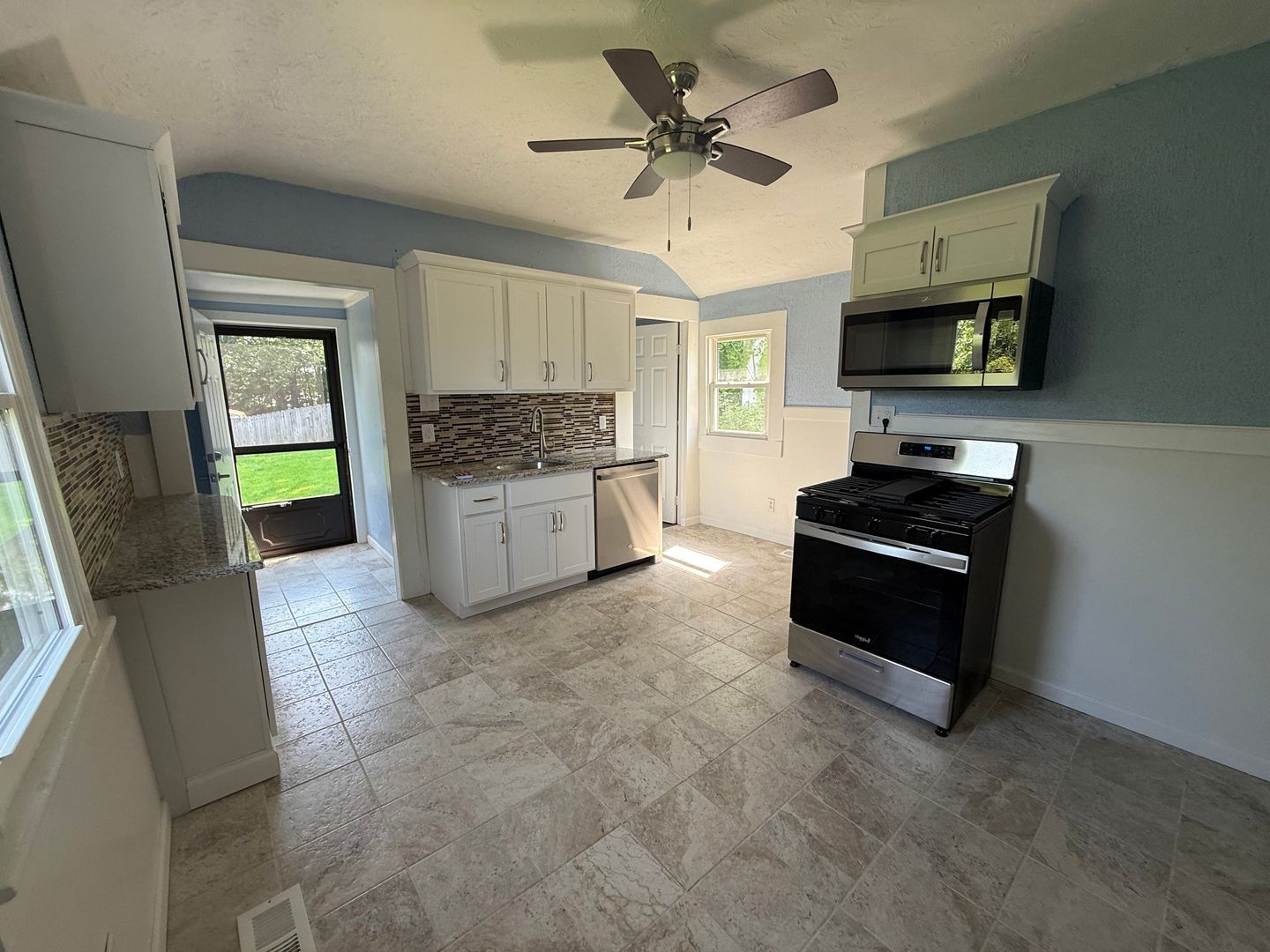 7 Hughes St – photo 4