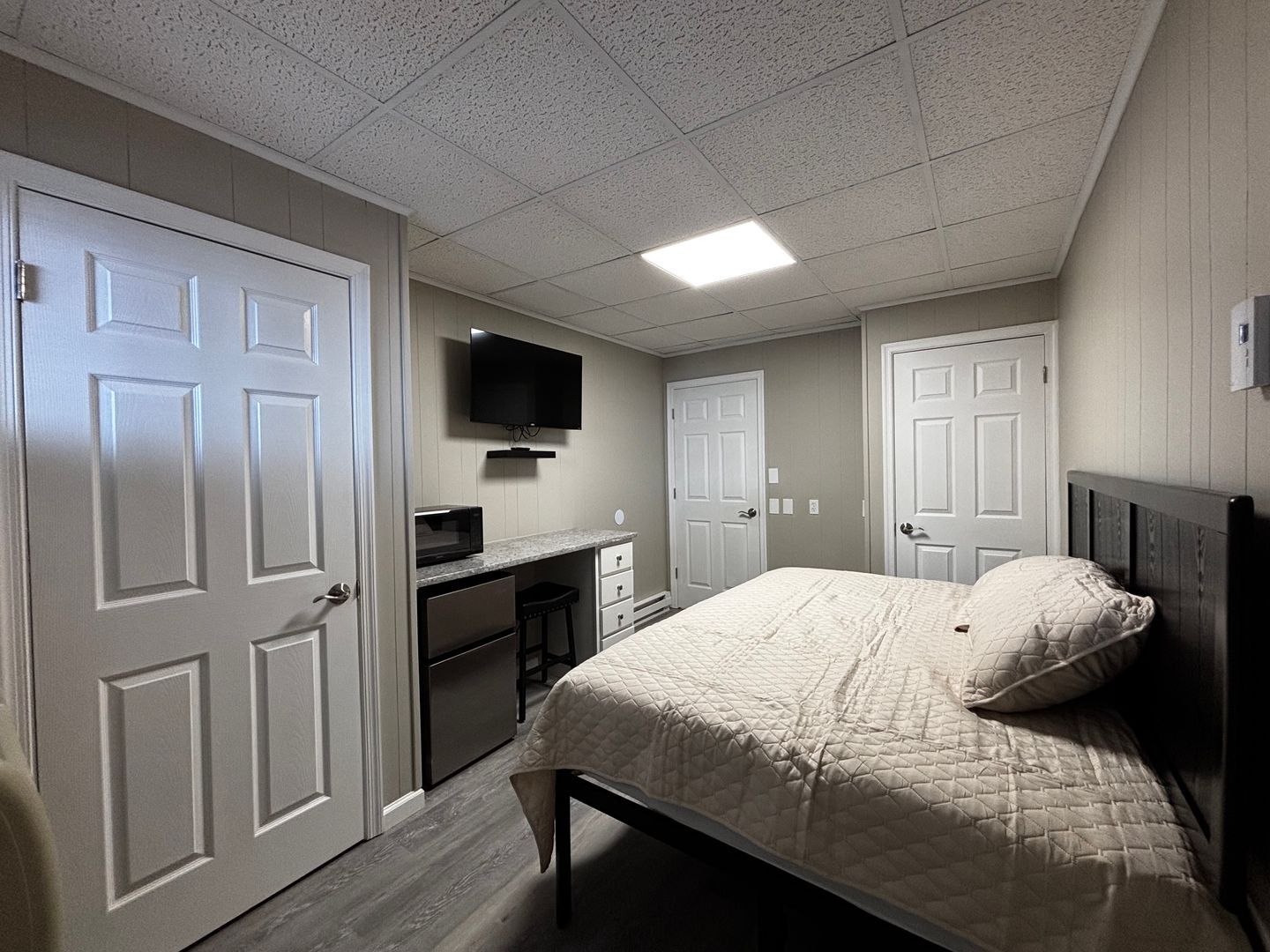2423 Crest St unit Room #7 – photo 5