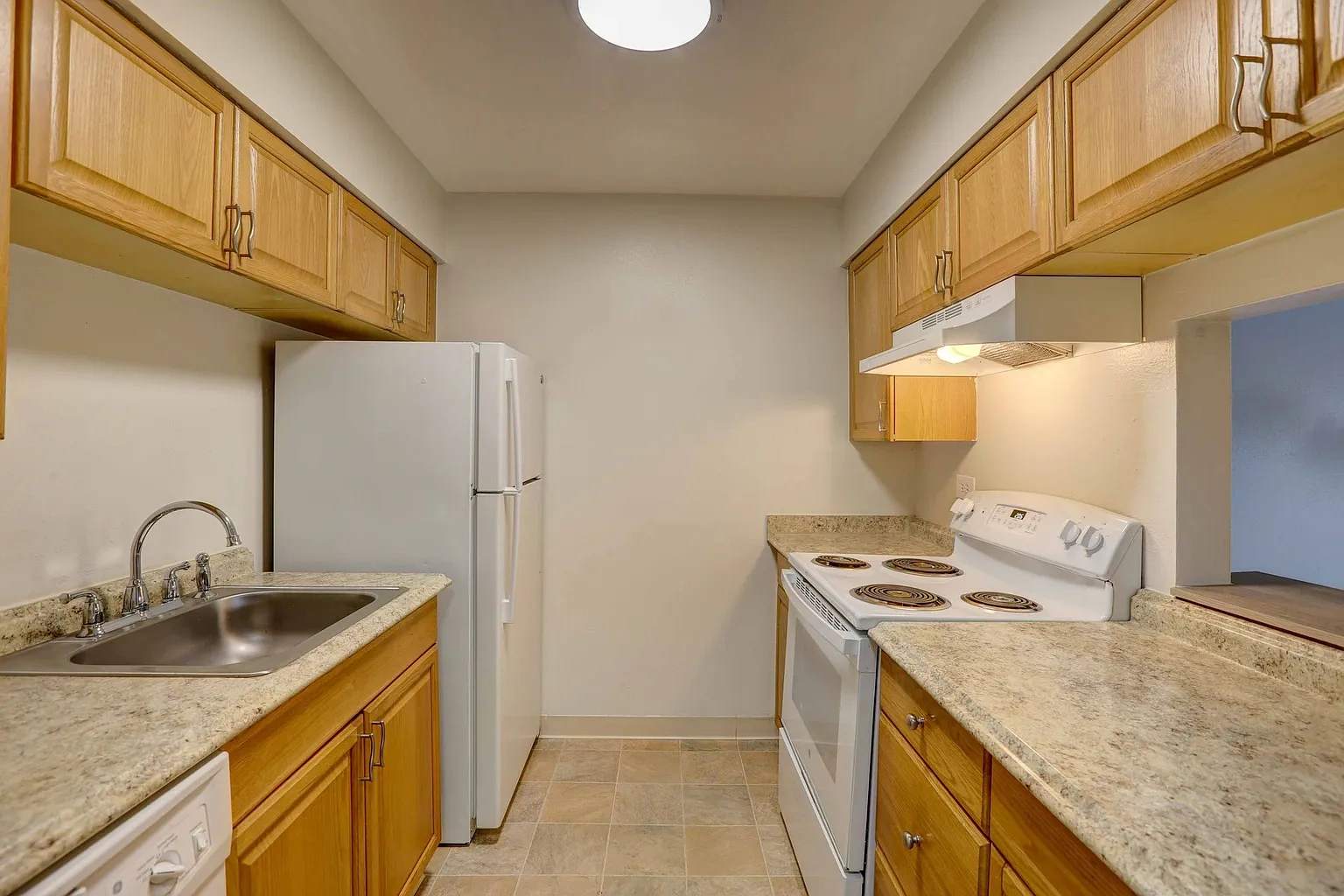 Monaco Parkway Apartments – photo 2