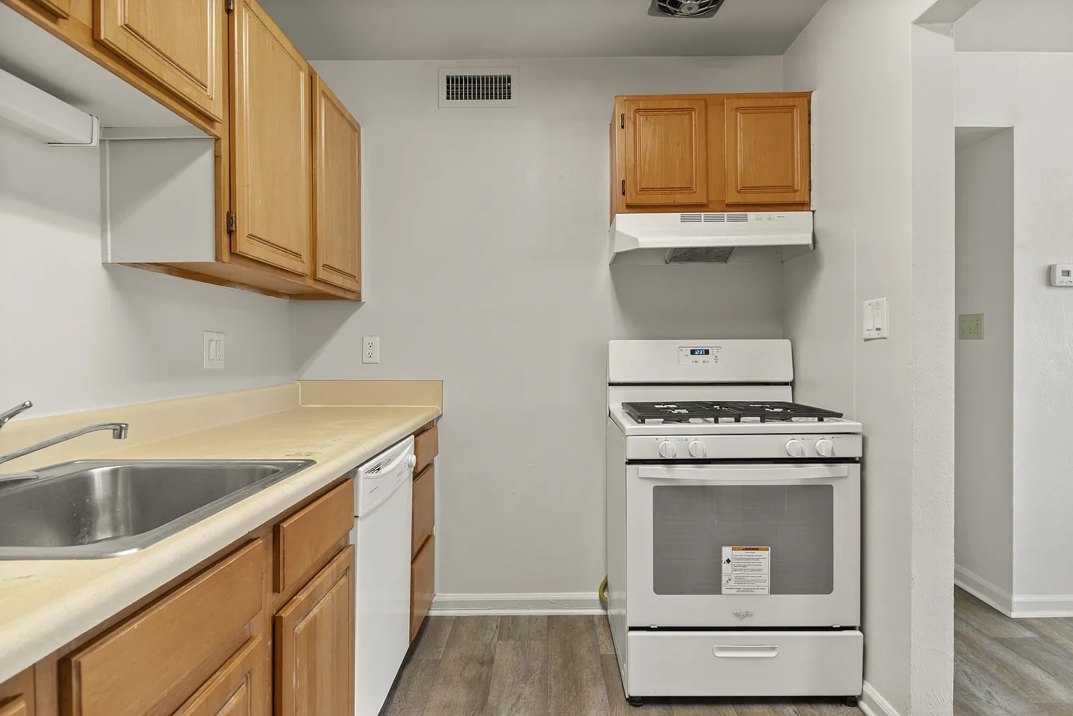 Oak Park Apartments – photo 5