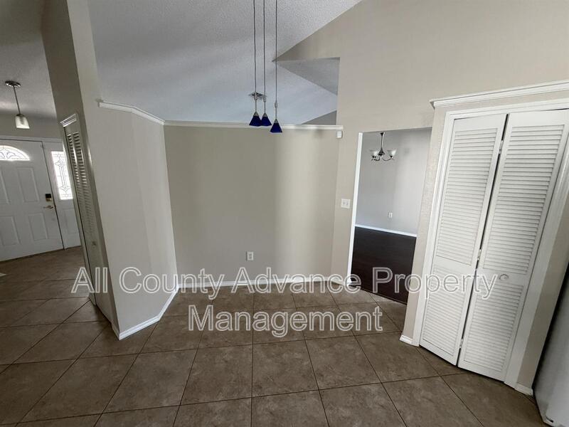3232 Oakwood Pl – photo 4