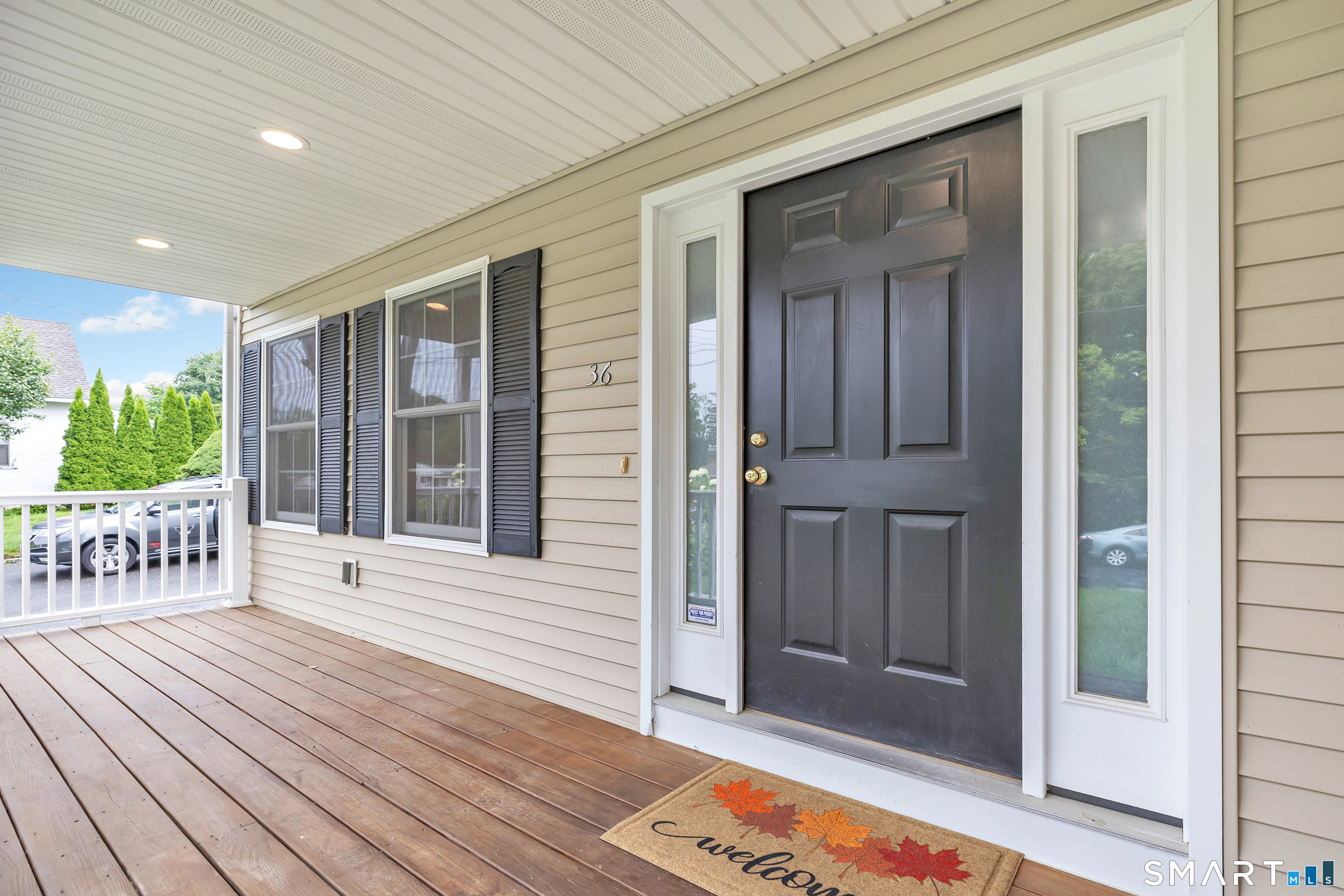36 Pawtucket Ave – photo 2