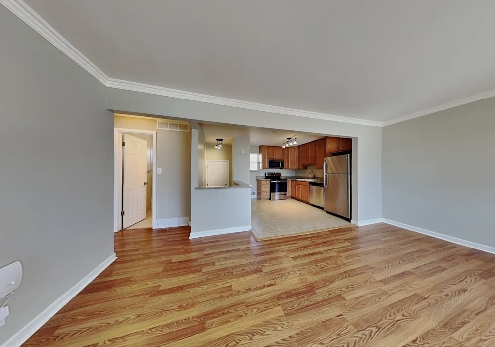 202 133rd St E – photo 3