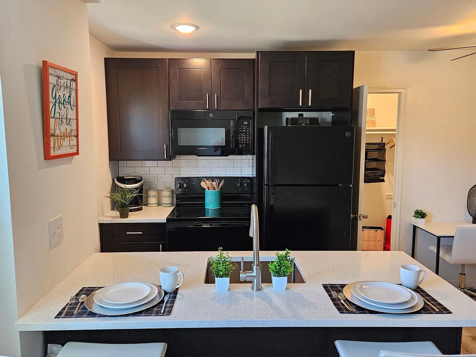 Hillside Apartments – photo 2