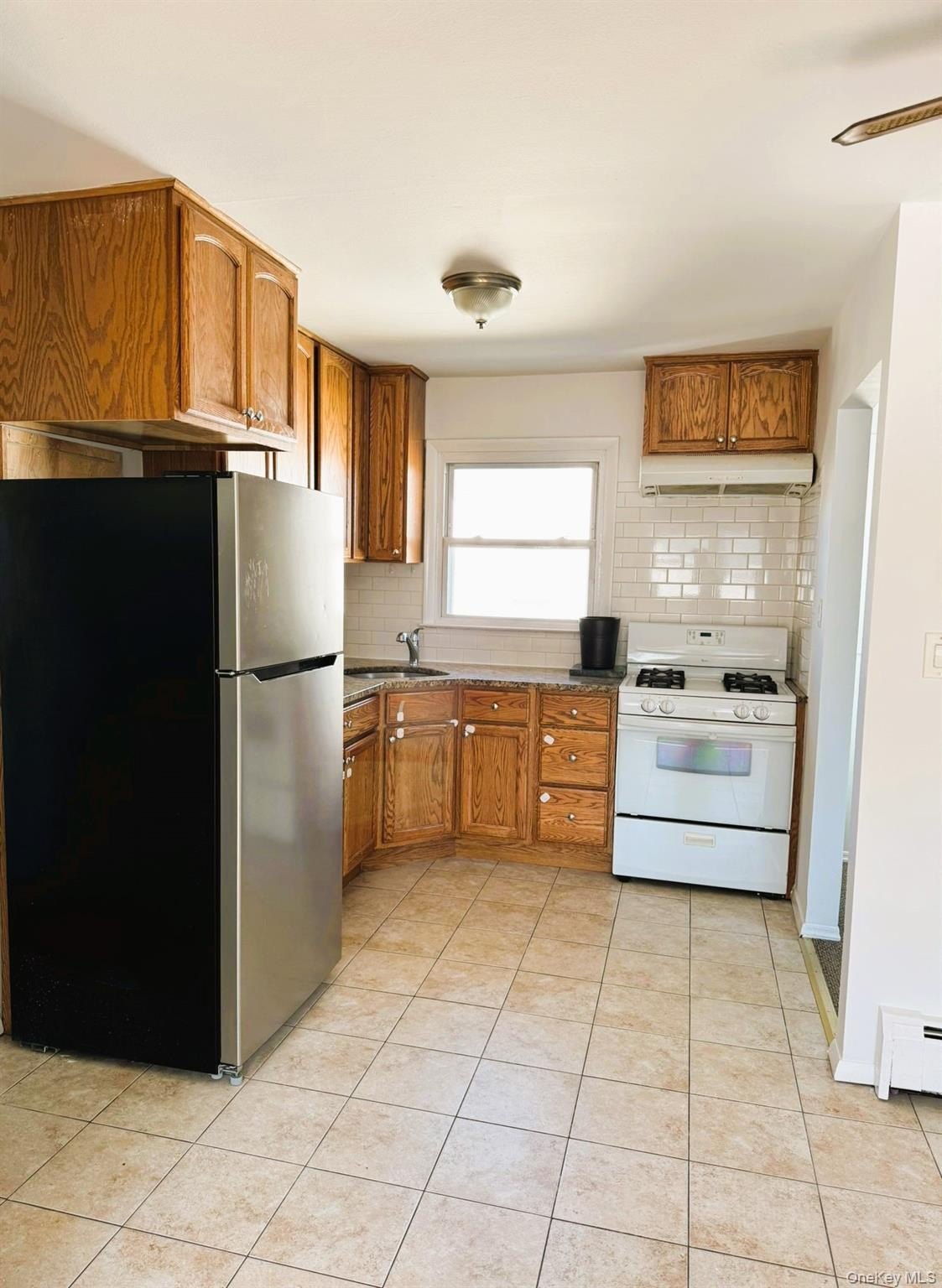 131 Roslyn Rd #1ST – photo 4