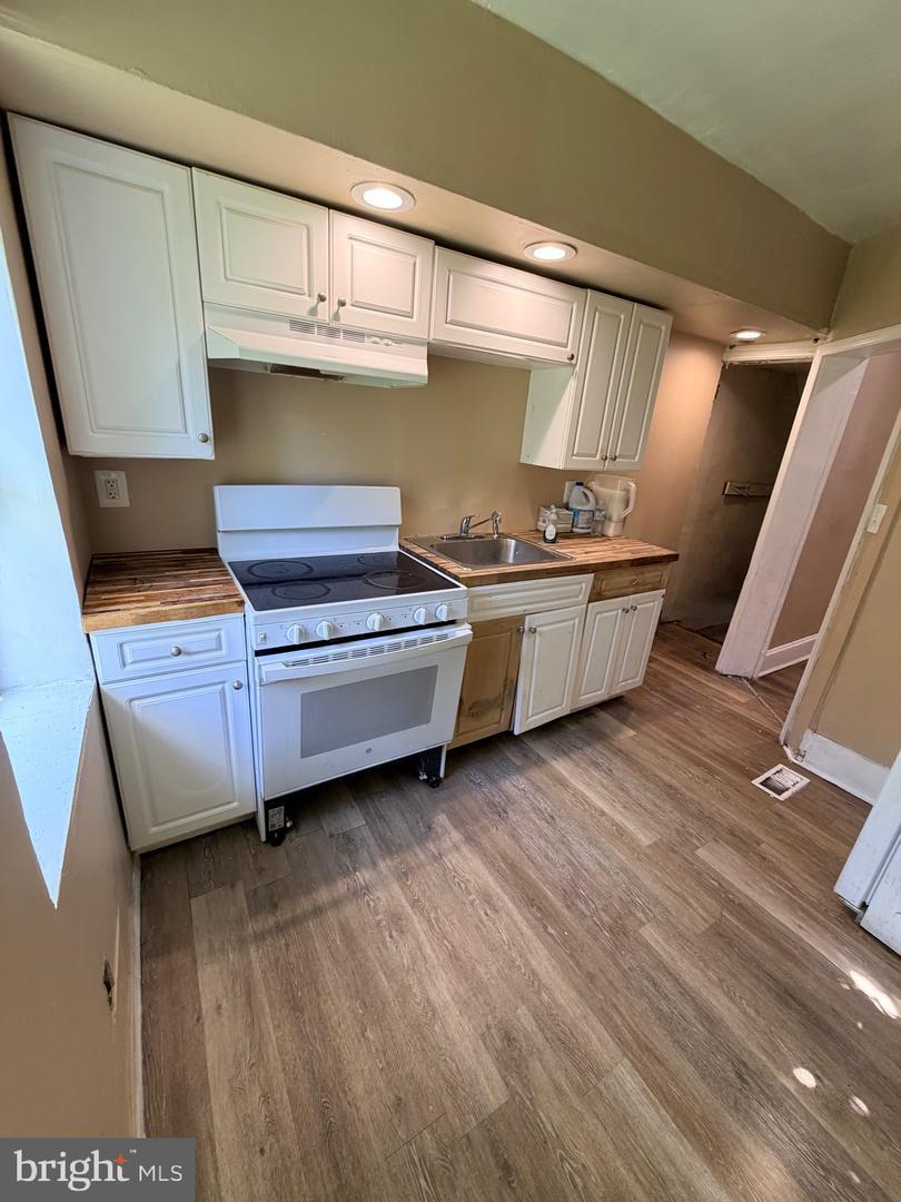 2164 Conlyn St – photo 3