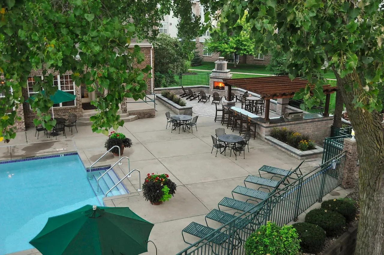 Yorktown Estates Apartments – photo 2