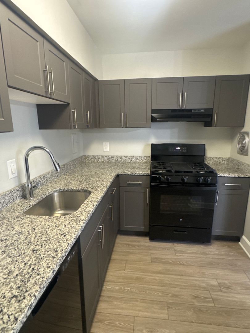 3331 Hewitt Ave unit 3355 #104 – photo 1