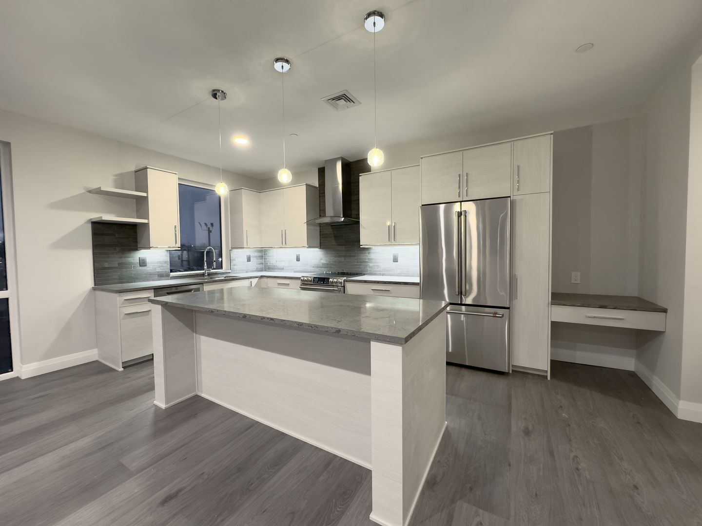 101 Searing Ave unit Apt 512 – photo 1