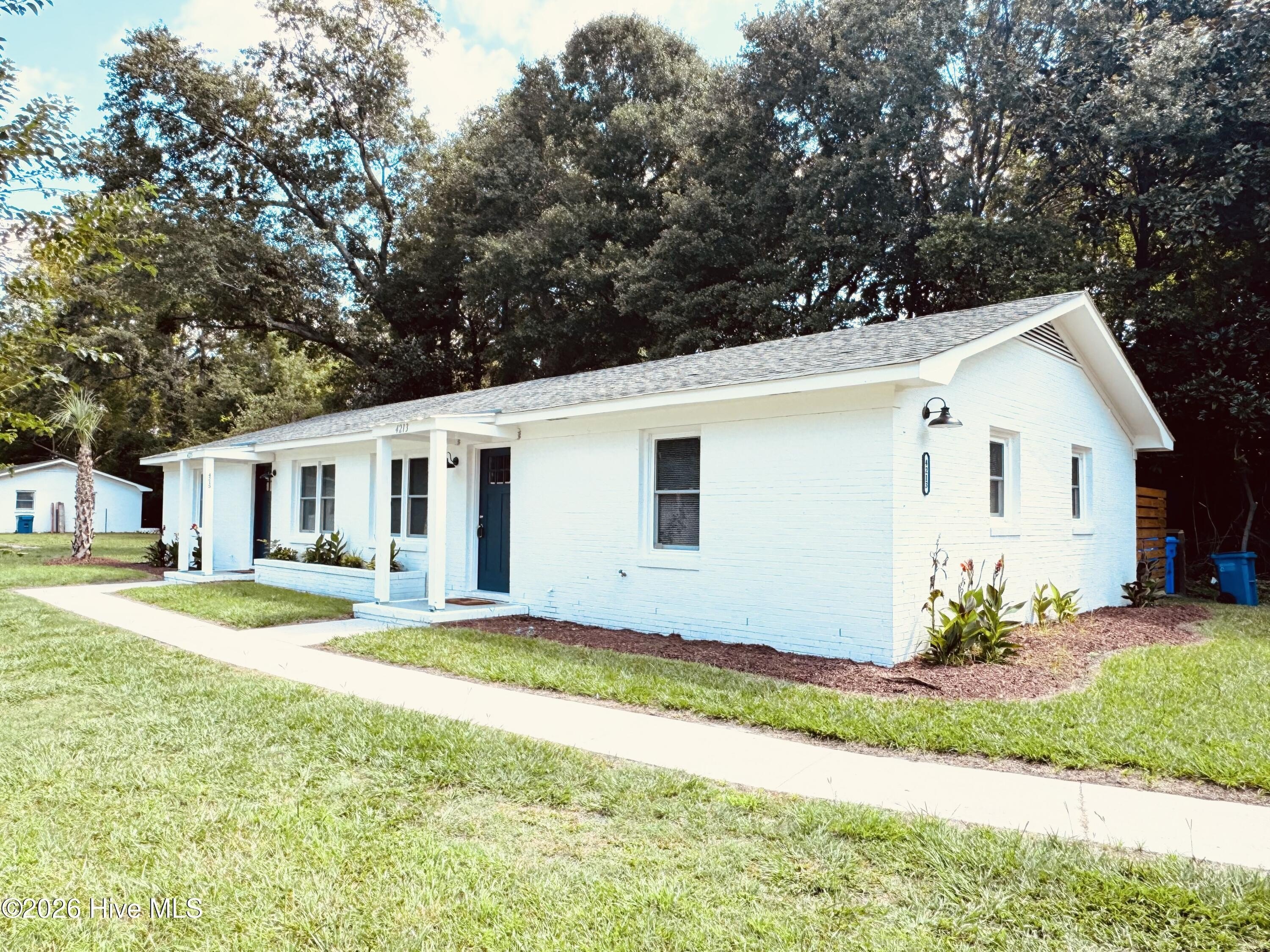 4213 Peachtree Ave – photo 2