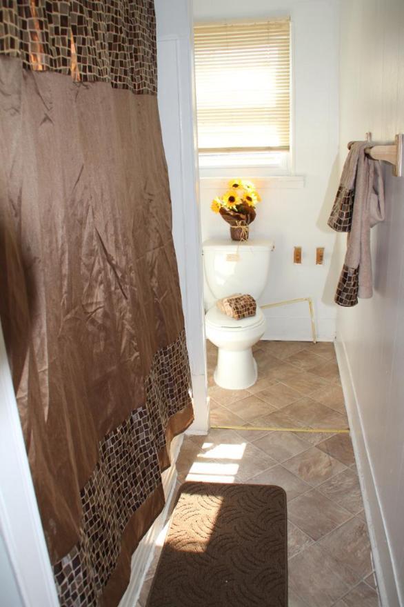 435 Freeman St – photo 2
