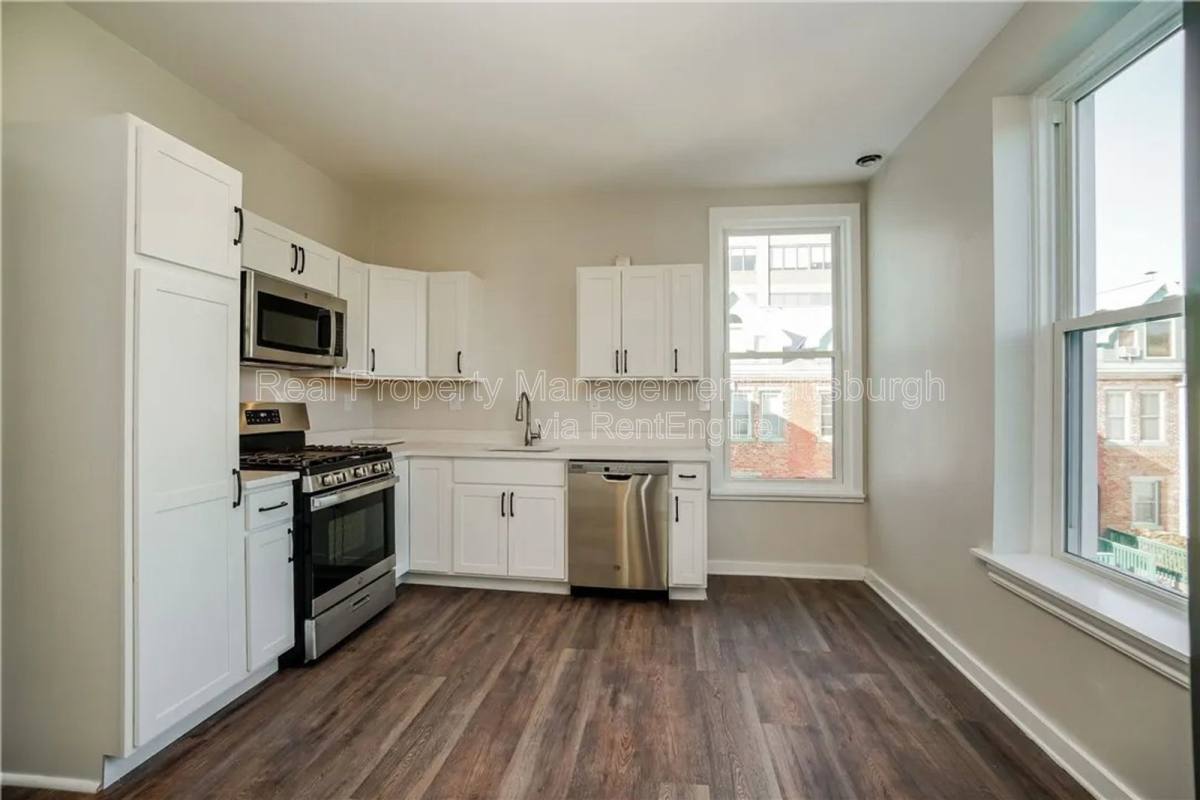 2123 Sidney St – photo 3