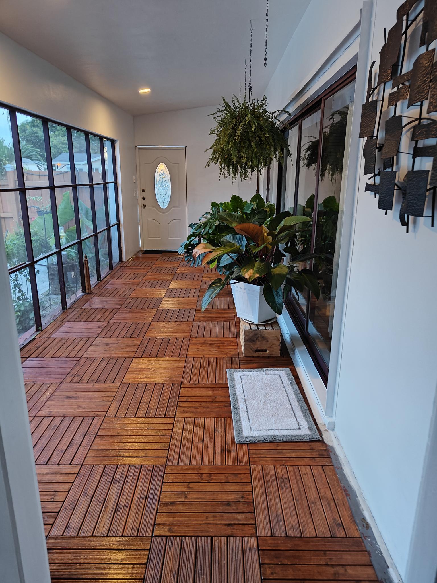 2835 Dewey St – photo 1