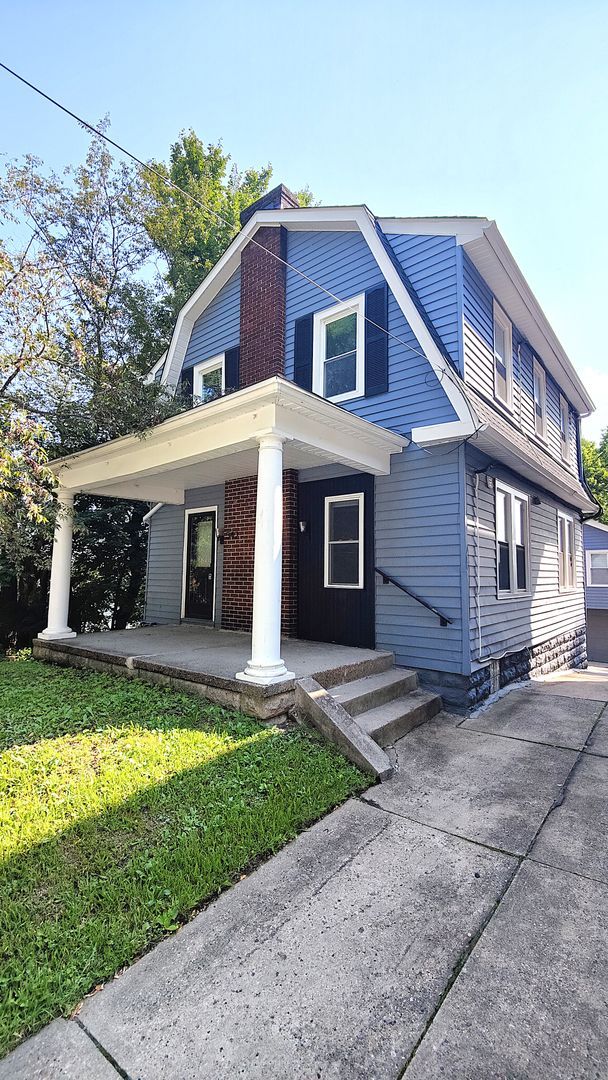542 N Fairmount St – photo 1