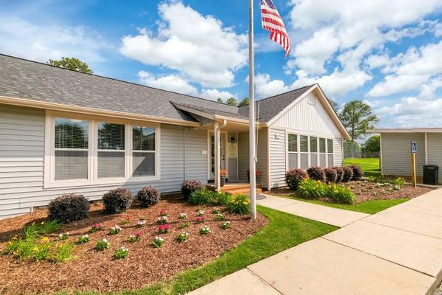 Windtree Apartment Homes – photo 3