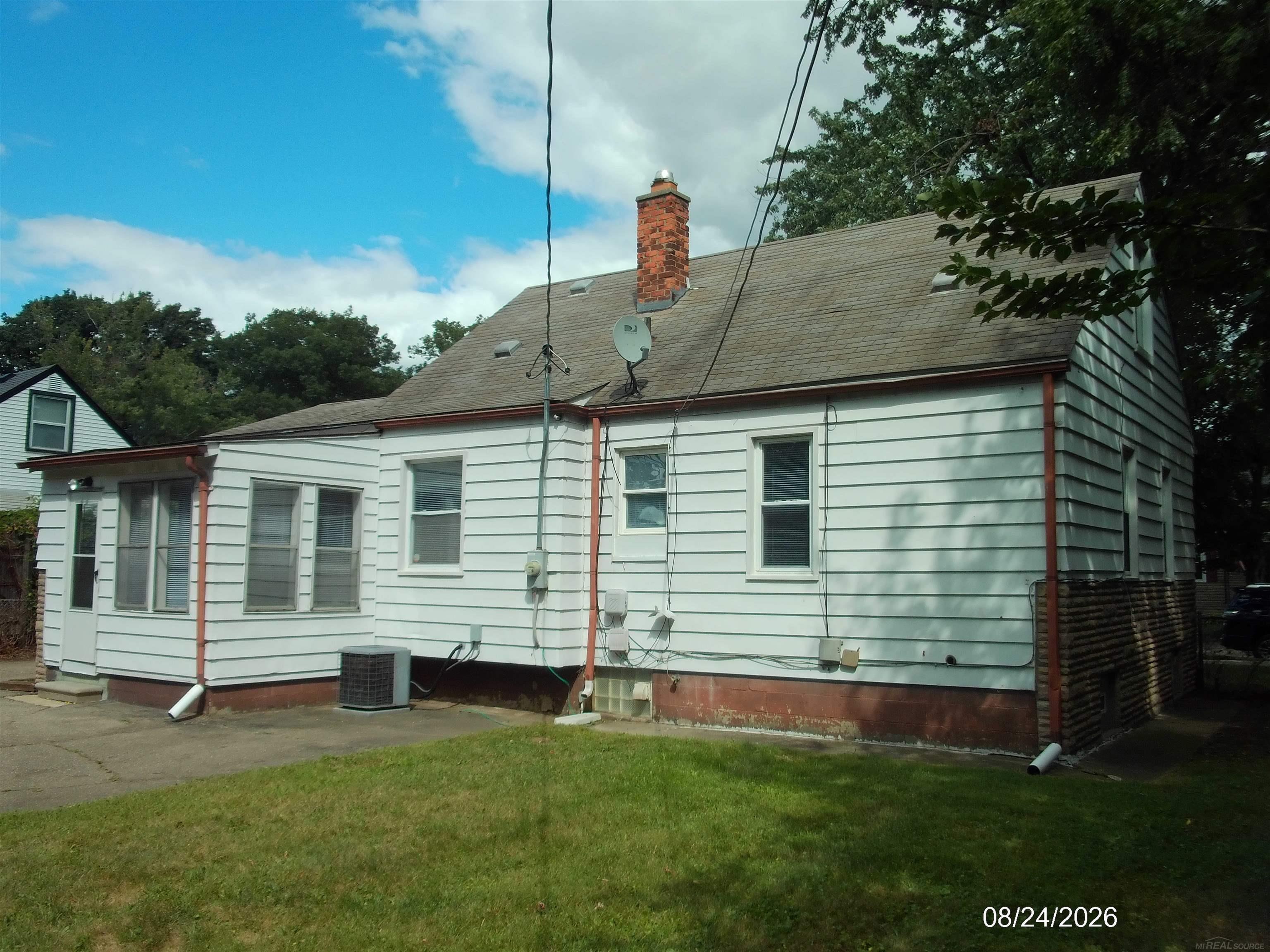 23705 Hill Ave – photo 3