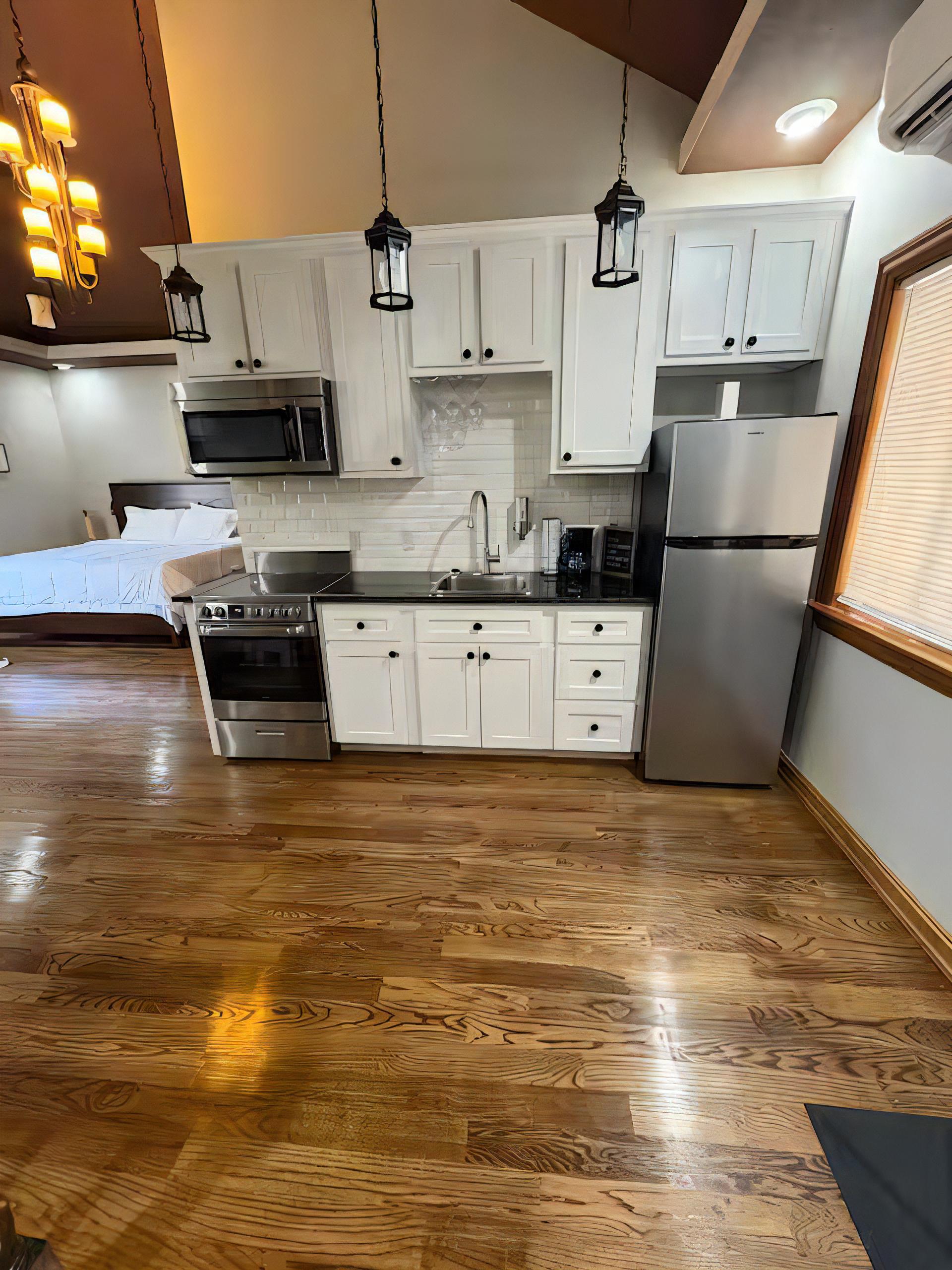 335 N Peachtree Ave unit 3COMMERCIAL – photo 2