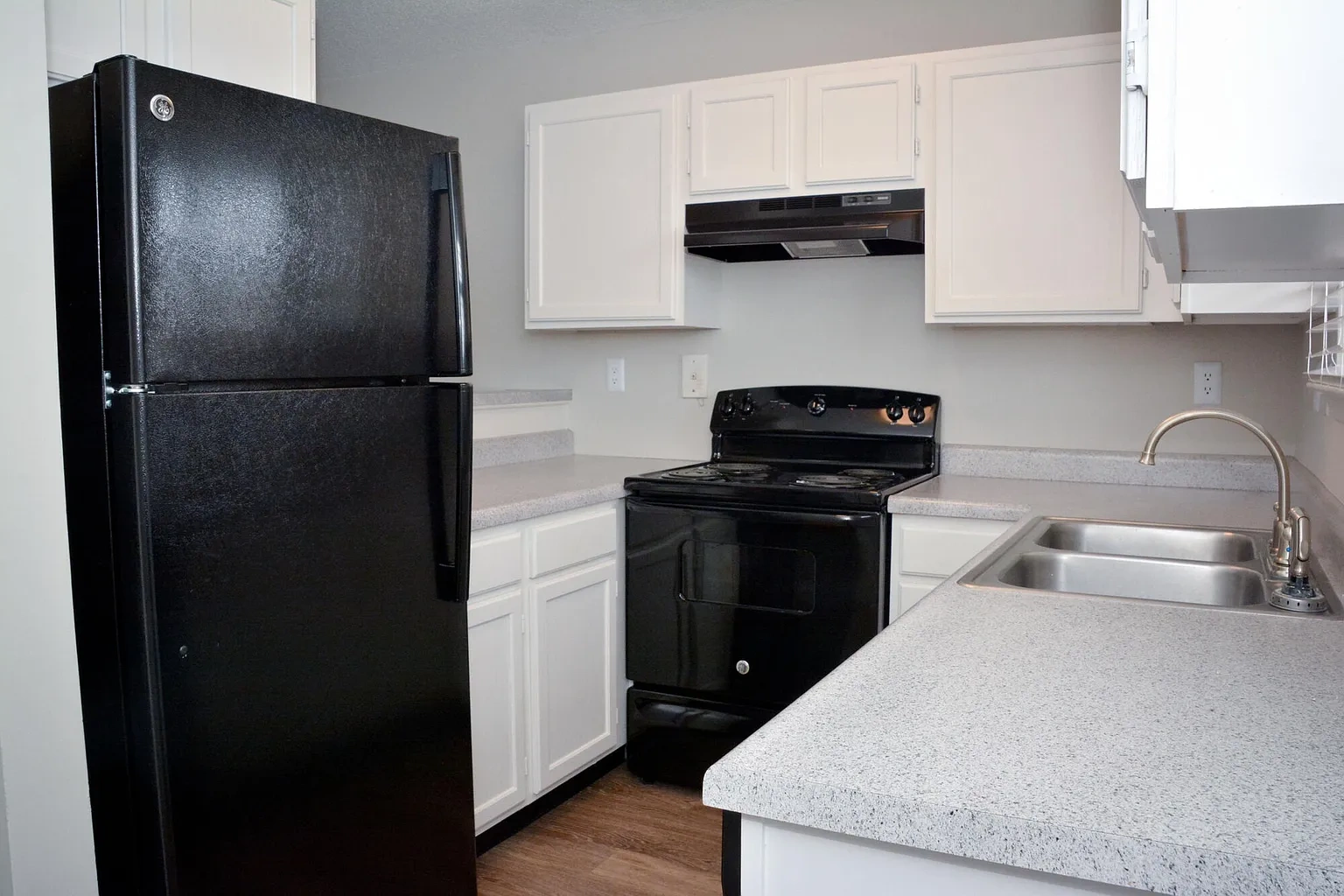 North Chase Apartments – photo 5