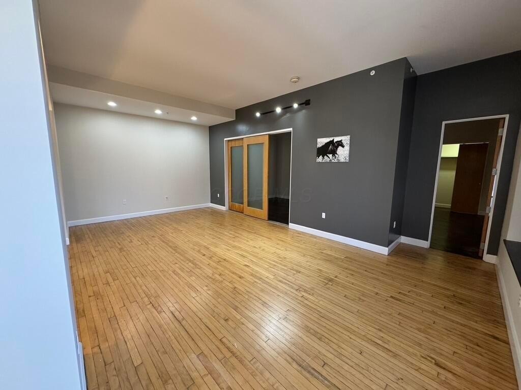 106 N High St #401 – photo 1