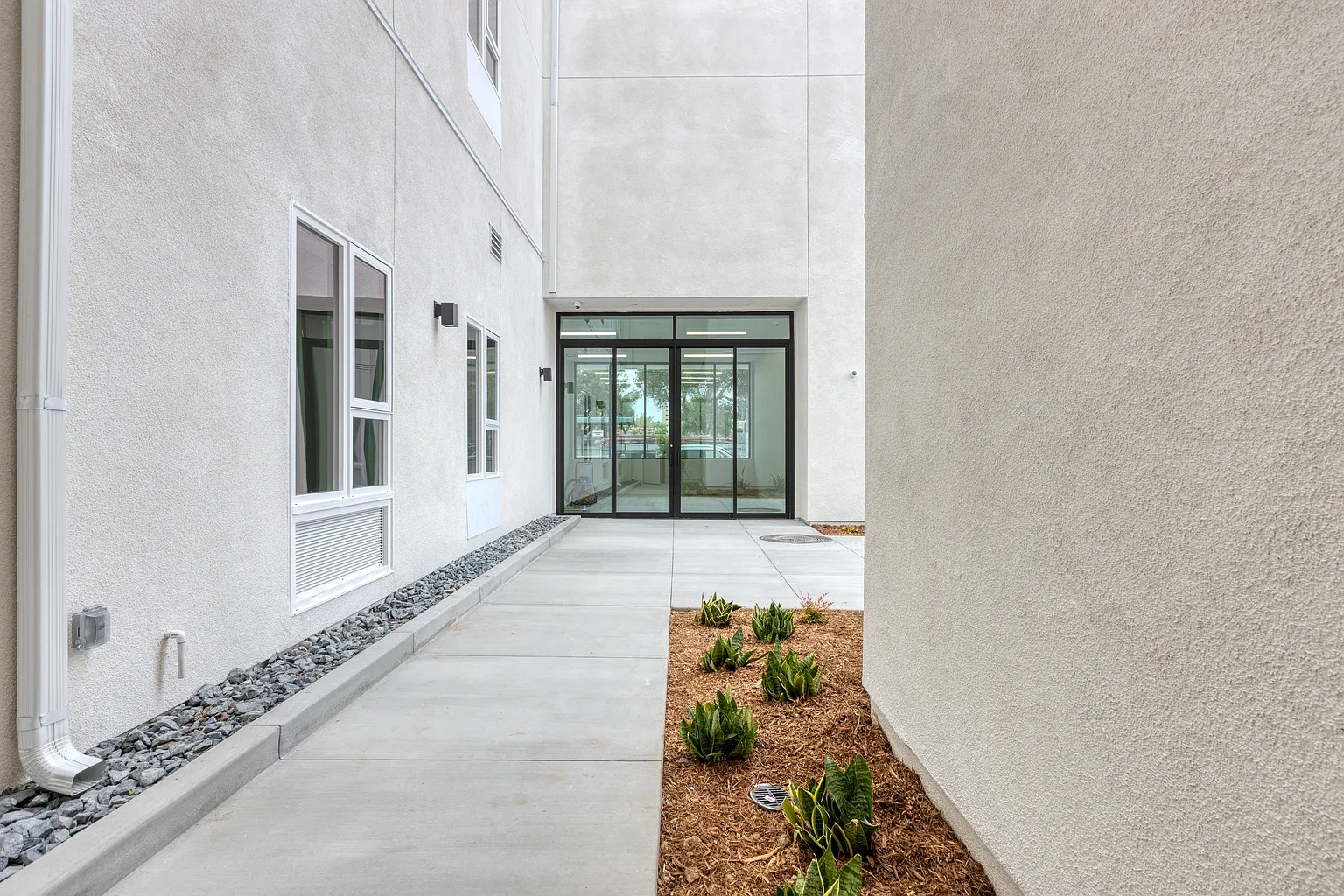 2551 Commercial St – photo 5